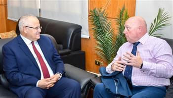 الخشت: بدء الدراسة بجامعة القاهرة الدولية يفتح مجالات للتعاون مع نظيرتها العالمية 