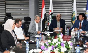 وزير الرياضة يجتمع بمجلس إدارة اتحاد الكرة لبحث استعدادات المنتخبين الأول والأولمبي