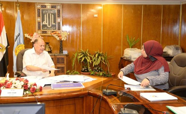 محافظ أسيوط يوجه بتعظيم الايرادات وزيادة معدلات تحصيل مستحقات الدولة وترشيد الانفاق