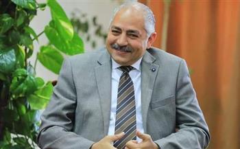 حسين لبيب يزور العامري فاروق في المستشفى