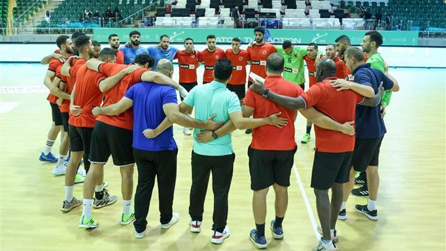 كأس العالم للأندية.. مدرب برشلونة: يد الأهلي قادرة على الفوز بالبطولة