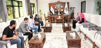 " الداودي يتابع الخدمات المقدمة للمرضى بقنا
