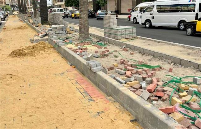 محافظ الإسكندرية يتفقد أعمال رصف شارع فوزي معاذ لإدارة مياه الأمطار
