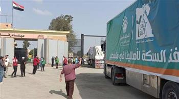   خبير سياسي: الدولة المصرية تسعى لإدخال المساعدات إلى غزة منذ بدء العدوان