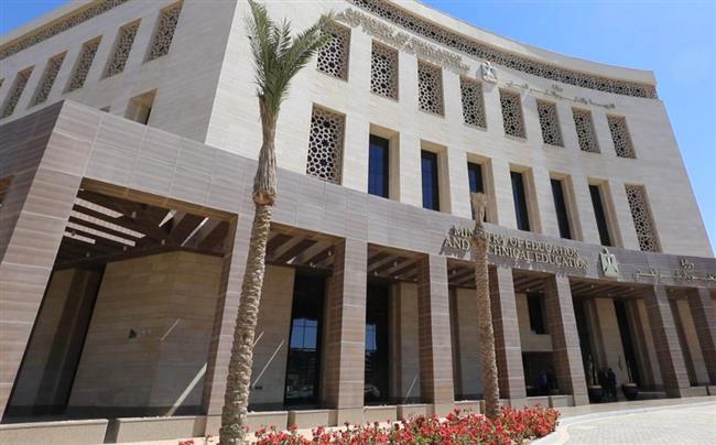 وزير التعليم يصدر قرارا وزرياً بشأن منح 1627 معلم شهادة الصلاحية للترقي لأعضاء هيئة التعليم