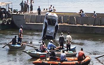   سقوط سيارة من أعلى الطريق الدائري في نهر النيل ومصرع قائدها