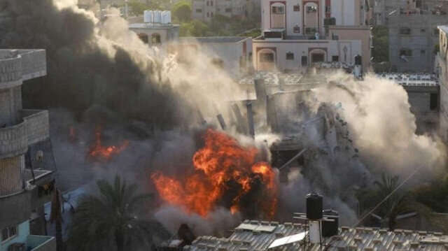 استشهاد 12 فلسطينيًا إثر قصف منزل بغزة.. والاحتلال الإسرائيلي يقصف الجنوب اللبناني