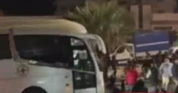   القاهرة الإخبارية: وصول حافلة تقل عددا من الأسرى المحررين إلى رام الله