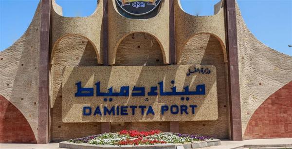 ميناء دمياط يستقبل 33 سفينة ومغادرة قطار بحمولة 1318 طن قمح إلى صوامع طنطا