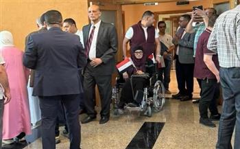  الانتخابات الرئاسية.. مشاركة سيدة مسنة على كرسي متحرك بسفارة مصر في قطر