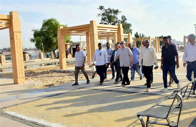 الأقصر.. المحافظ يتفقد مشروع إنشاء كورنيش البر الغربى بمركز القرنة
