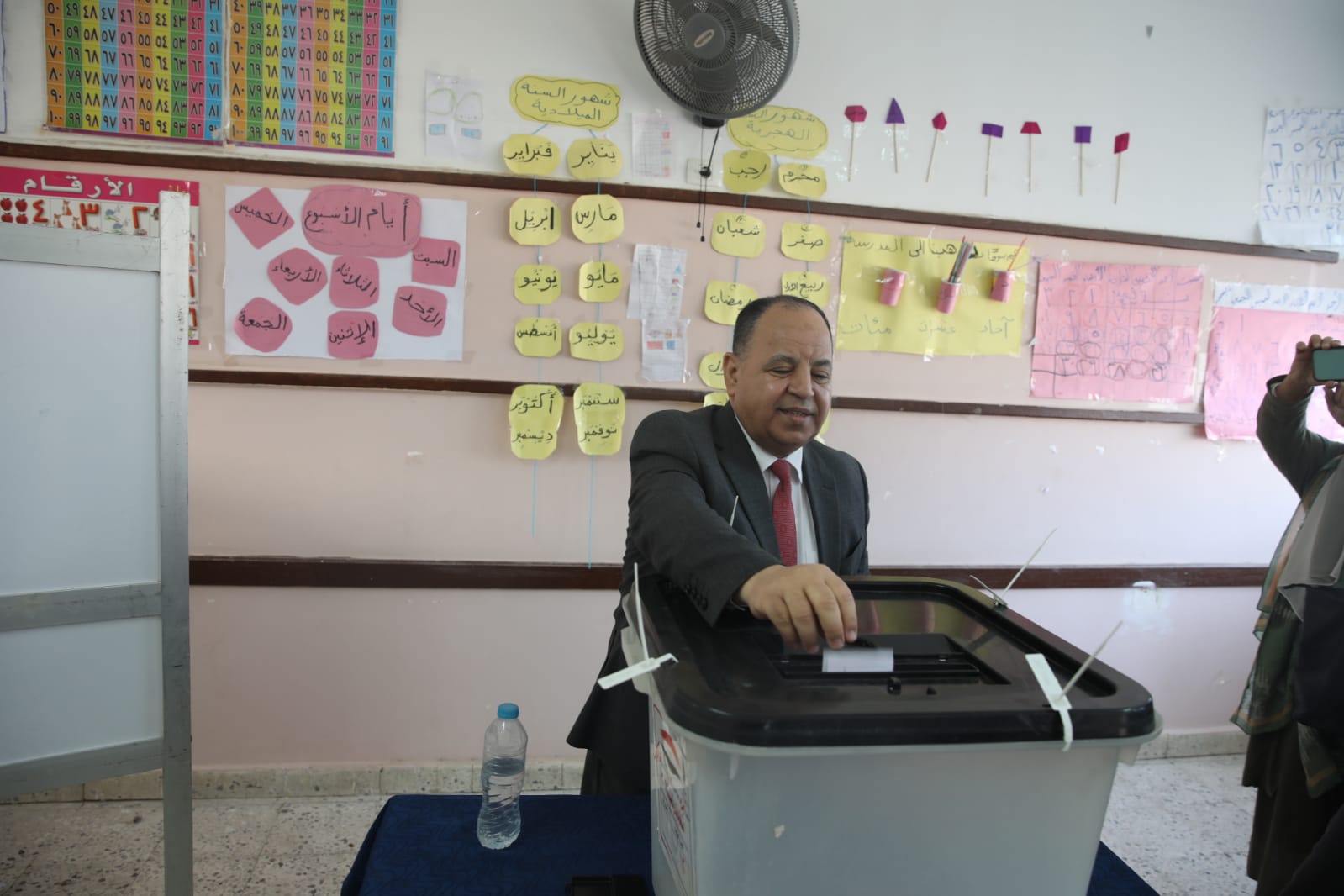 وزير المالية عقب الإدلاء بصوته في الانتخابات الرئاسية: المصريون يكتبون تاريخًا في الممارسة الديمقراطية