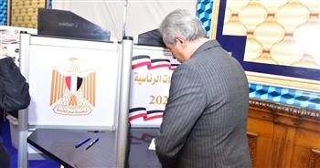   وزير العمل يدلي بصوته في الانتخابات الرئاسية بمصر الجديدة