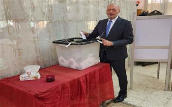  رئيس حزب المصريين يدلي بصوته في الانتخابات الرئاسية