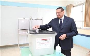   وزير التنمية المحلية يدلي بصوته في الانتخابات الرئاسية بمدينة نصر