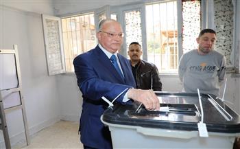   الانتخابات الرئاسية.. محافظ القاهرة يدلي بصوته في مصر الجديدة
