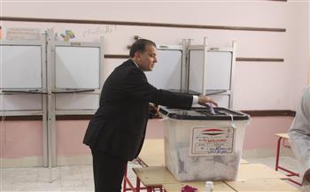   رئيس جامعة جنوب الوادي يدلي بصوته في الانتخابات الرئاسية