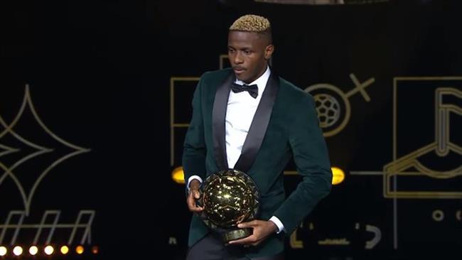 "أوسيمين" أفضل لاعب في إفريقيا 2023 متفوقًا على محمد صلاح
