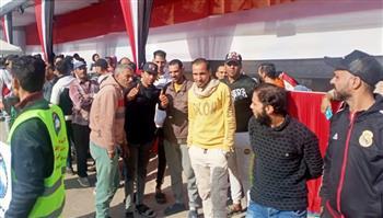 بالفيديو والصور.. إقبال كبير من الناخبين في لجنة الشهيد أحمد عبد العزيز بالجيزة
