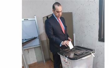 المستشار محمود فوزي يدلي بصوته في الانتخابات الرئاسية