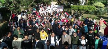   رئيس جامعة المنصورة يشارك في مسيرة حاشدة لحث الطلاب على المشاركة في الانتخابات