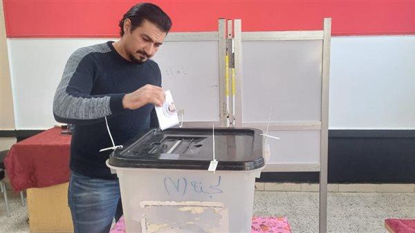 ياسر جلال يدلي بصوته في الانتخابات الرئاسية