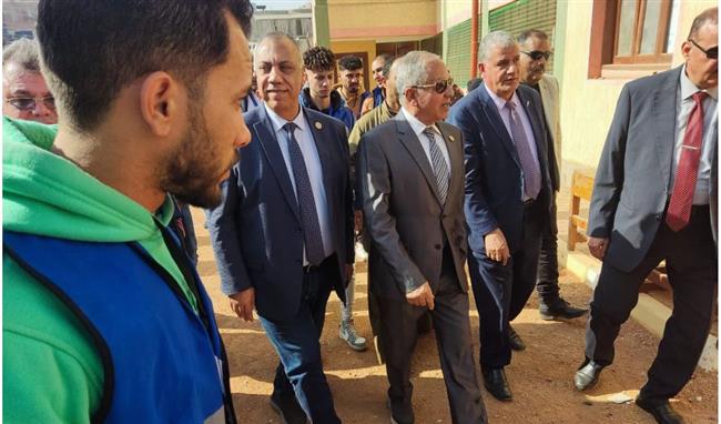 انتخابات الرئاسة .. رئيس "دفاع النواب": احتشاد المصريين أمام اللجان رسالة قوية للعالم 