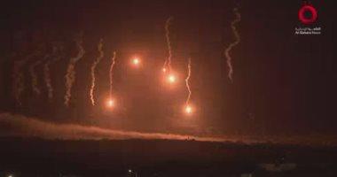  جيش الاحتلال يطلق العشرات من القنابل المضيئة على شمال قطاع غزة