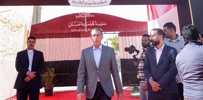 ياسر قمر رئيس اتحاد الطائرة يدلي بصوته في الانتخابات الرئاسية