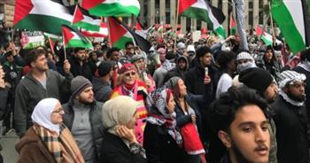   العشرات يتظاهرون أمام المتحف الكندي لحقوق الإنسان للاحتجاج على مأساة الفلسطينيين