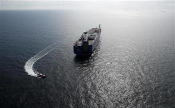   مكتب التجارة البحري البريطاني يتلقى تقريرا من البحرية اليمنية ويأمر سفينة بتغيير مسارها