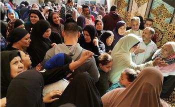   السيدات يتصدرن المشهد أمام لجان الانتخابات الرئاسية في بشتيل بـ الجيزة