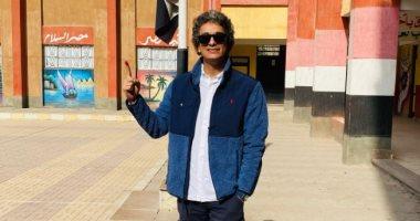 محمد محسن يدلي بصوته فى الانتخابات الرئاسية