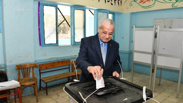 رئيس نادي المقاولون العرب يدلى بصوته في انتخابات الرئاسة