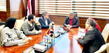 "جامعة برج العرب التكنولوجية تبحث بروتوكول تعاون مع شركة Jade Textile للملابس لتدريب الطلاب"