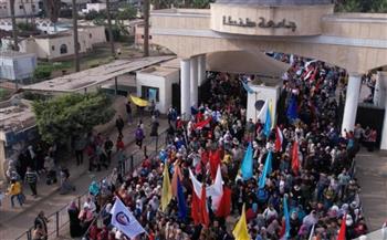   رئيس جامعة طنطا يتقدم مسيرة حاشدة للمشاركة في الانتخابات الرئاسية 