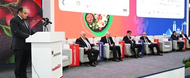 وزير التجارة والصناعة يستعرض فرص ومقومات قطاع الصناعات الغذائية في مصر