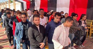 طوابير من الشباب بالشيخ زايد للتصويت في الانتخابات الرئاسية