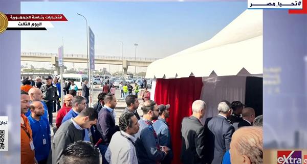 مدير مكتب "إكسترا نيوز" بمطار القاهرة يرصد تصويت الناخبين بلجنتي الوافدين