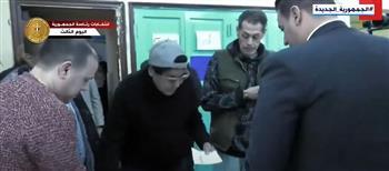 محمد منير يدلي بصوته في الانتخابات الرئاسية 2024 بالشيخ زايد