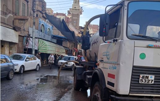 محافظ الغربية يتابع جهود رفع نواتج الأمطار في مراكز ومدن المحافظة