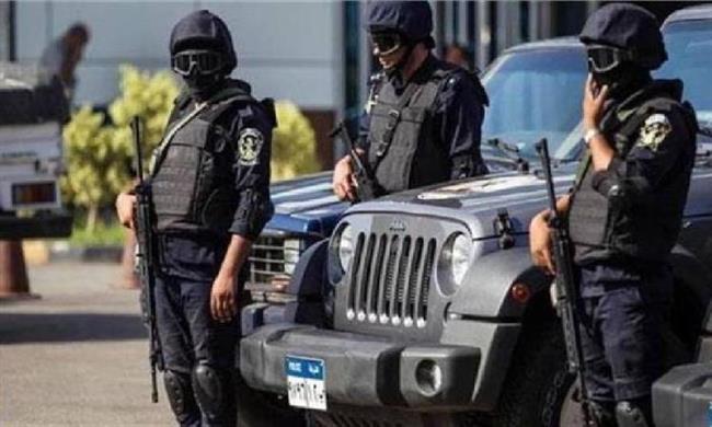 حقيقة ادعاء أحد الأشخاص بقيام رجال الشرطة بالتعدي عليه وترويع أسرته