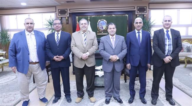 رئيس جامعة جنوب الوادي يترأس لجنة اختيار عميد كلية التربية النوعية