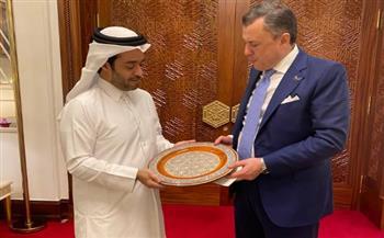  وزير السياحة يواصل لقاءاته الرسمية في قطر