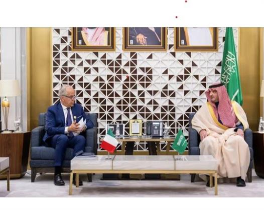 الأمير عبدالعزيز بن سعود يعقد جلسة مباحثات رسمية مع وزير الداخلية الإيطالي