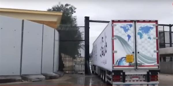 إرسال 6 شاحنات مساعدات لغزة بالتعاون بين حياة كريمة ومؤسسة الصناديق الإنسانية القطرية