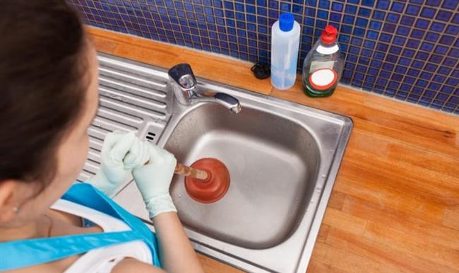 3 طرق مجربة وفعالة لتسليك حوض المطبخ