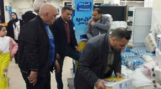 الإسكندرية.. مصادرة 1560 كجم سكر بإحدى السلاسل التجارية الشهيرة