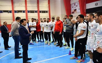   وزير الرياضة يحضر تدريب المنتخب المصري لكرة اليد استعدادا لبطولة كأس الأمم الإفريقية