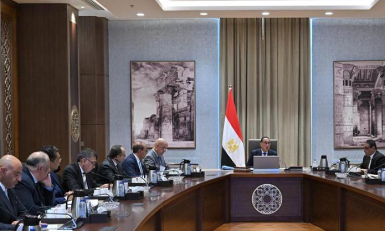 رئيس الوزراء يتابع الموقف التنفيذي لمشروع حماية شواطئ الإسكندرية وتوسعة الكورنيش